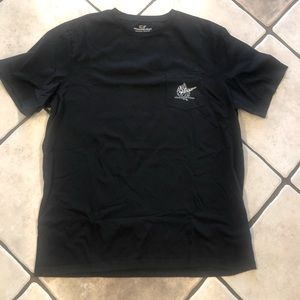 Men’s L Vineyard Vines short sleeve tee